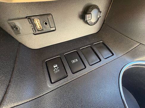 Used 2016 Toyota Highlander XLE FWD image 16
