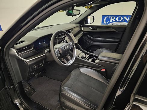 Used 2023 Jeep Grand Cherokee L Laredo AWD/4WD image 3