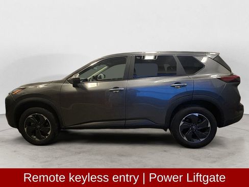 Used 2026 Nissan Rogue SV AWD/4WD image 2