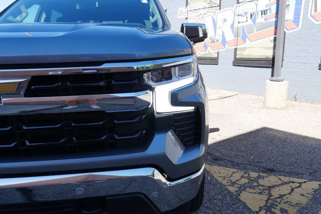 New 2026 Chevrolet Silverado 1500 LT w/ Z71 Off-Road Package AWD/4WD image 3
