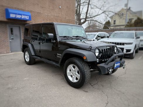 Used 2018 Jeep Wrangler Unlimited Sport S image 3
