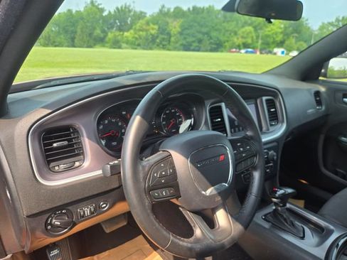 Used 2020 Dodge Charger SXT w/ Blacktop Package RWD image 11