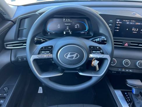 New 2026 Hyundai Elantra SE FWD image 13