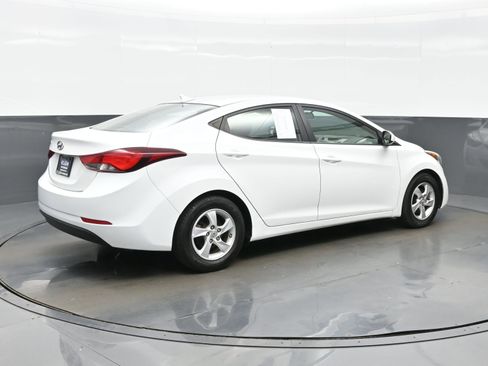 Used 2015 Hyundai Elantra SE FWD image 6