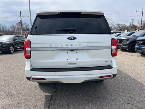Certified 2023 Ford Expedition Max XLT image 5