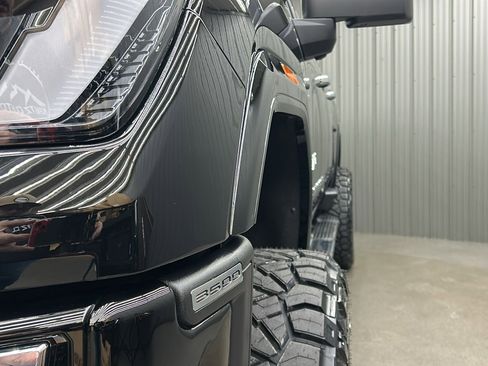 Used 2025 GMC Sierra 3500 Denali w/ Denali Reserve Package image 13