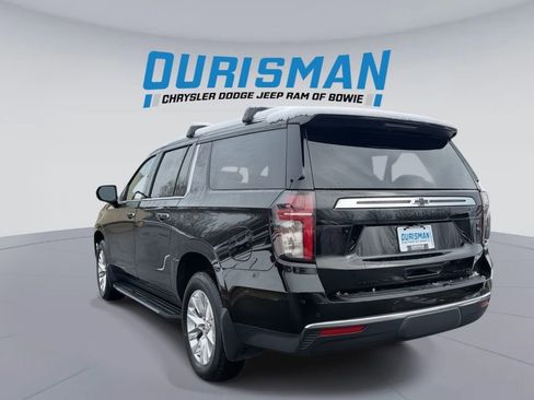 Used 2023 Chevrolet Suburban Premier image 4