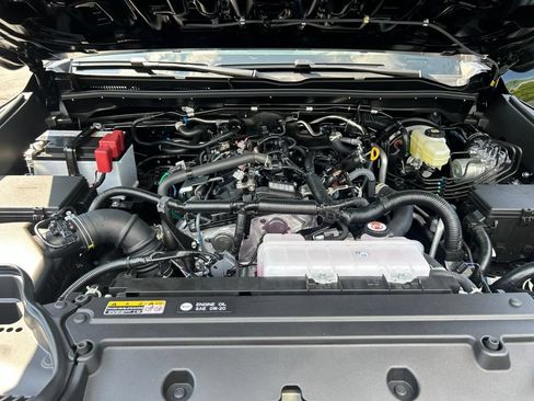 New 2026 Toyota 4Runner SR5 AWD/4WD image 25