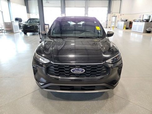 Used 2025 Ford Escape ST-Line image 2