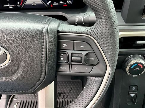 Used 2025 Toyota Tacoma TRD Off-Road image 22