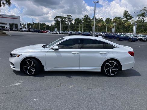 Used 2019 Honda Accord Sport image 2
