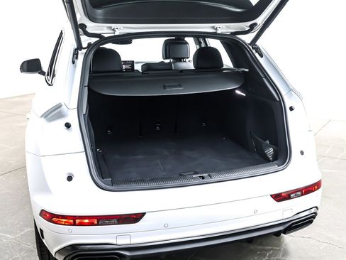 Used 2024 Audi Q5 2.0T Premium w/ Summer of Audi Package image 23