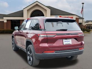 Used 2024 Jeep Grand Cherokee Altitude video 3