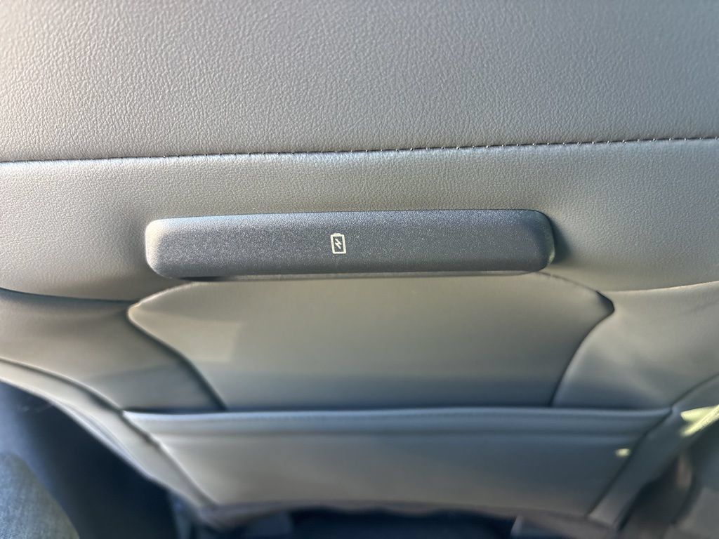 New 2026 Ford Expedition Active RWD image 18