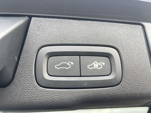 Used 2024 Volvo XC60 B5 Plus image 16