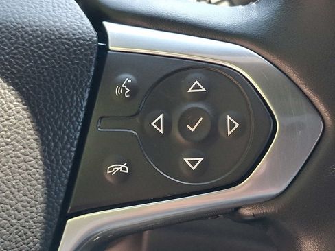 Used 2023 Chevrolet Traverse LT FWD image 22