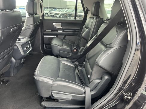 Used 2025 Ford Expedition Platinum AWD/4WD image 35