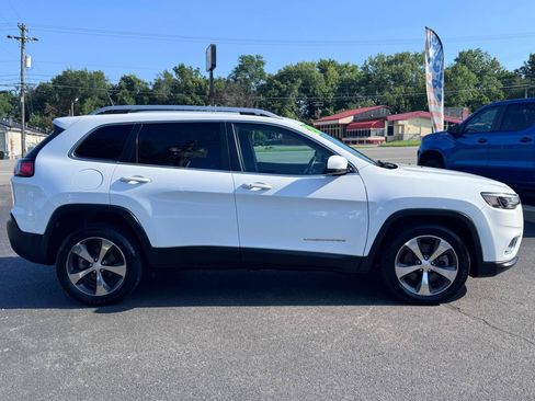 Used 2020 Jeep Cherokee Limited FWD image 2