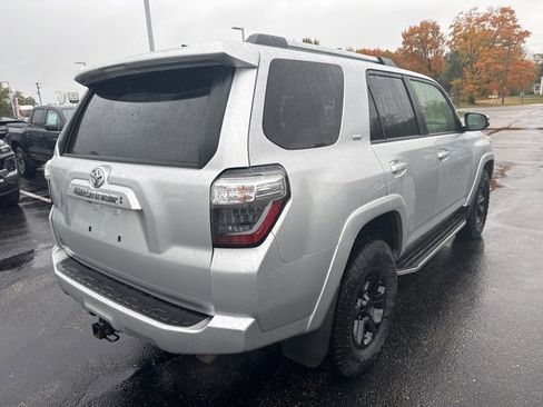 Used 2020 Toyota 4Runner SR5 Premium image 3