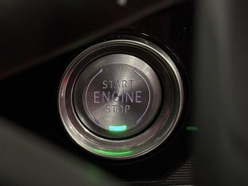 Used 2023 Chevrolet Corvette Stingray w/ Z51 Performance Package image 33