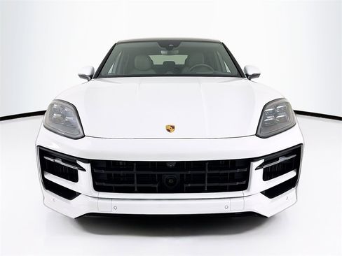 New 2025 Porsche Cayenne Coupe image 6