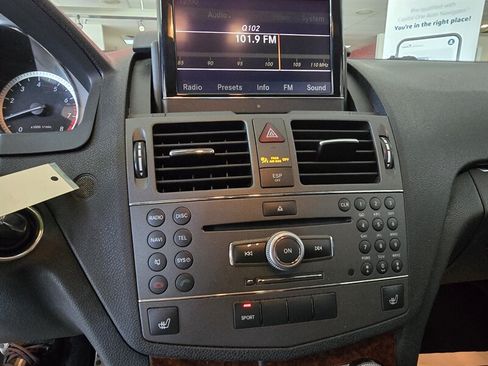 Used 2010 Mercedes-Benz C 300 Sedan w/ Multimedia Pkg image 23