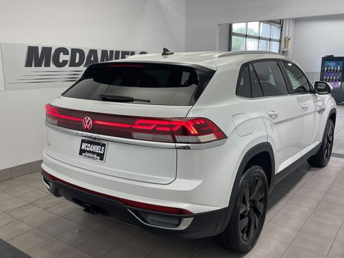 New 2026 Volkswagen Atlas Cross Sport SE image 6