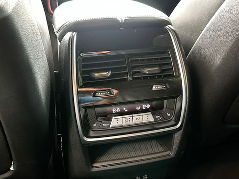 Certified 2025 BMW X7 M60i AWD/4WD image 27
