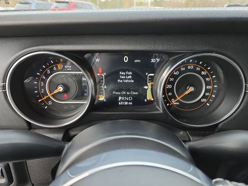 Used 2022 Jeep Wrangler Unlimited Sahara w/ LED Lighting Group image 18