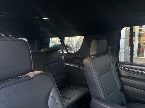 Used 2024 GMC Yukon XL Denali w/ Denali Reserve Package image 33
