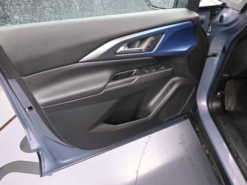 Used 2025 Chevrolet Equinox EV LT w/ Convenience Package image 13