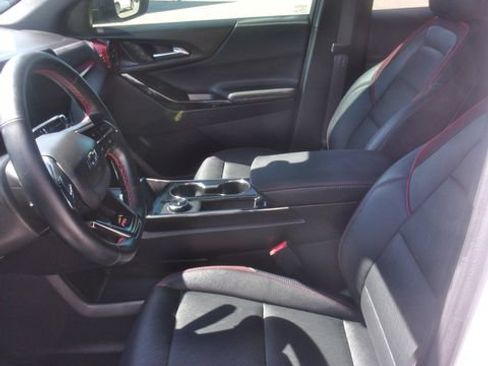 Used 2025 Chevrolet Equinox RS FWD image 25