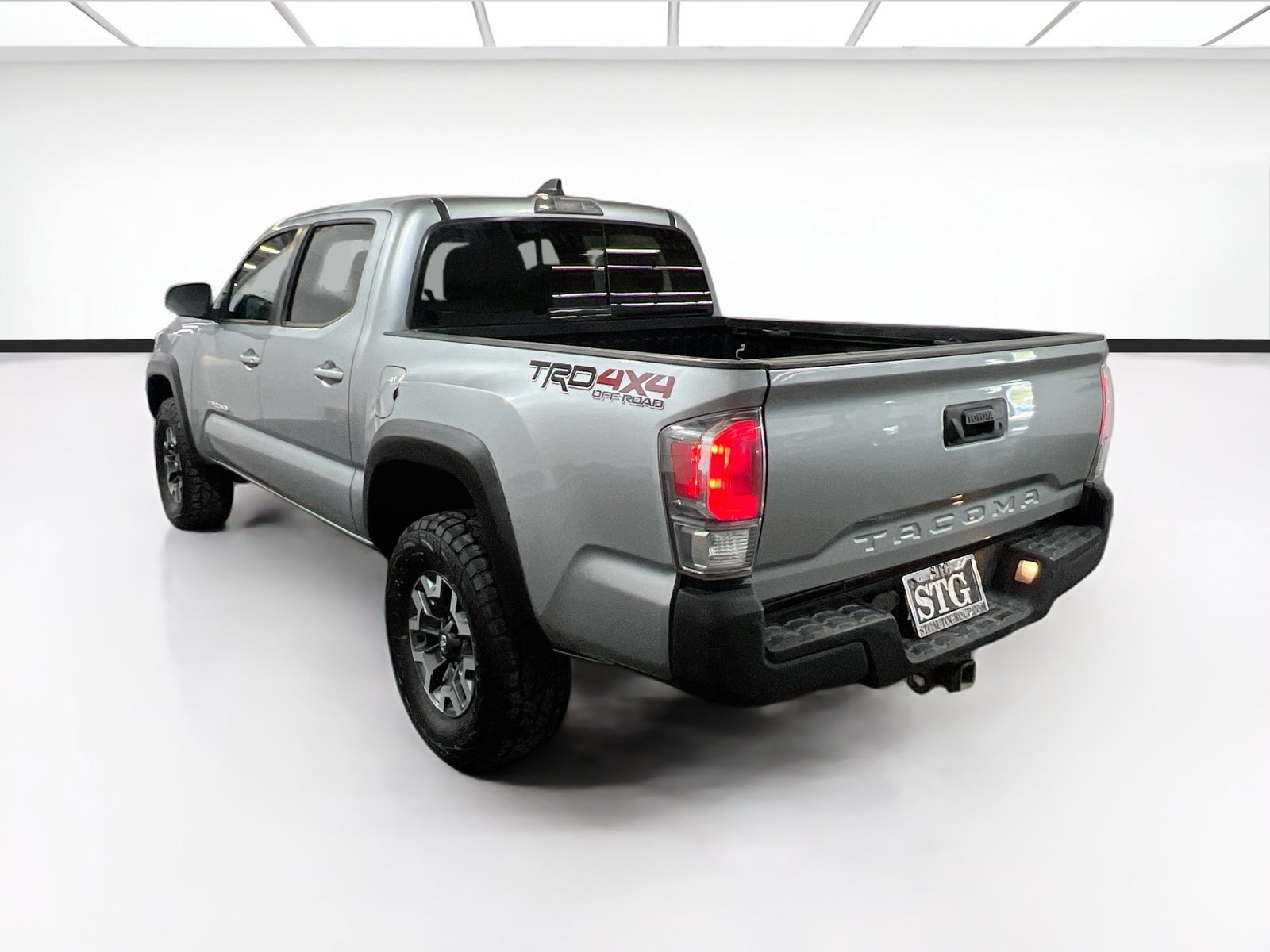 Used 2023 Toyota Tacoma TRD Off-Road w/ Technology Package AWD/4WD image 6