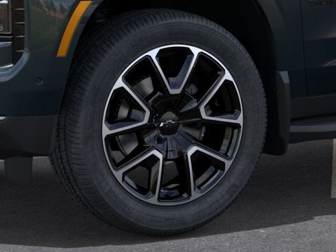 New 2026 Chevrolet Suburban RST w/ Comfort Package AWD/4WD image 9