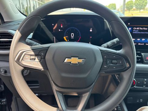 Used 2025 Chevrolet TrailBlazer LT w/ Driver Confidence Package AWD/4WD image 22