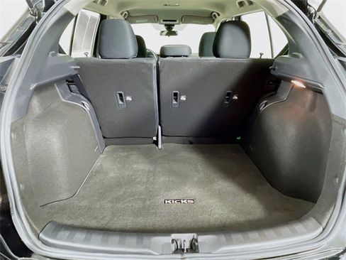 Used 2022 Nissan Kicks S image 25