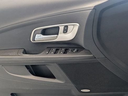 Used 2017 Chevrolet Equinox Premier w/ Enhanced Convenience Package image 23