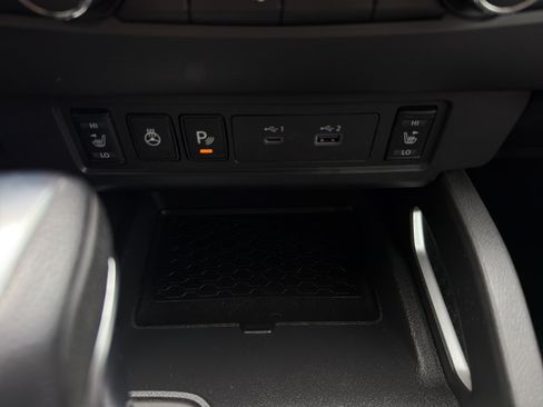 Certified 2022 Nissan Frontier SV image 20