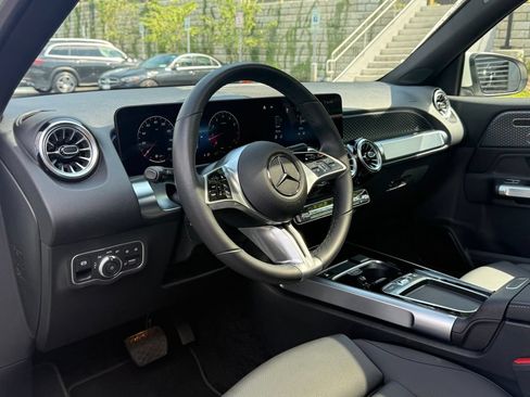 Used 2026 Mercedes-Benz GLB 250 4MATIC image 13