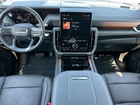 Used 2026 GMC Yukon Denali w/ Sun & Power Step Package AWD/4WD image 18