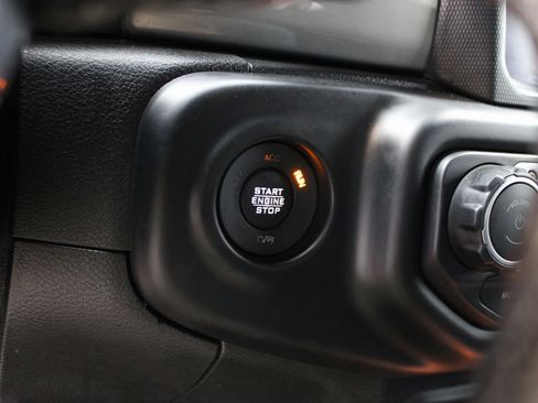 Used 2020 Jeep Gladiator Overland image 43