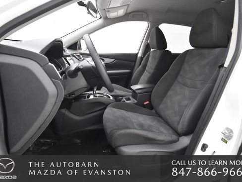 Used 2016 Nissan Rogue SV image 23