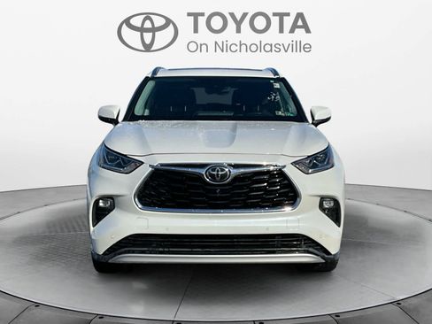 Used 2020 Toyota Highlander Platinum image 9