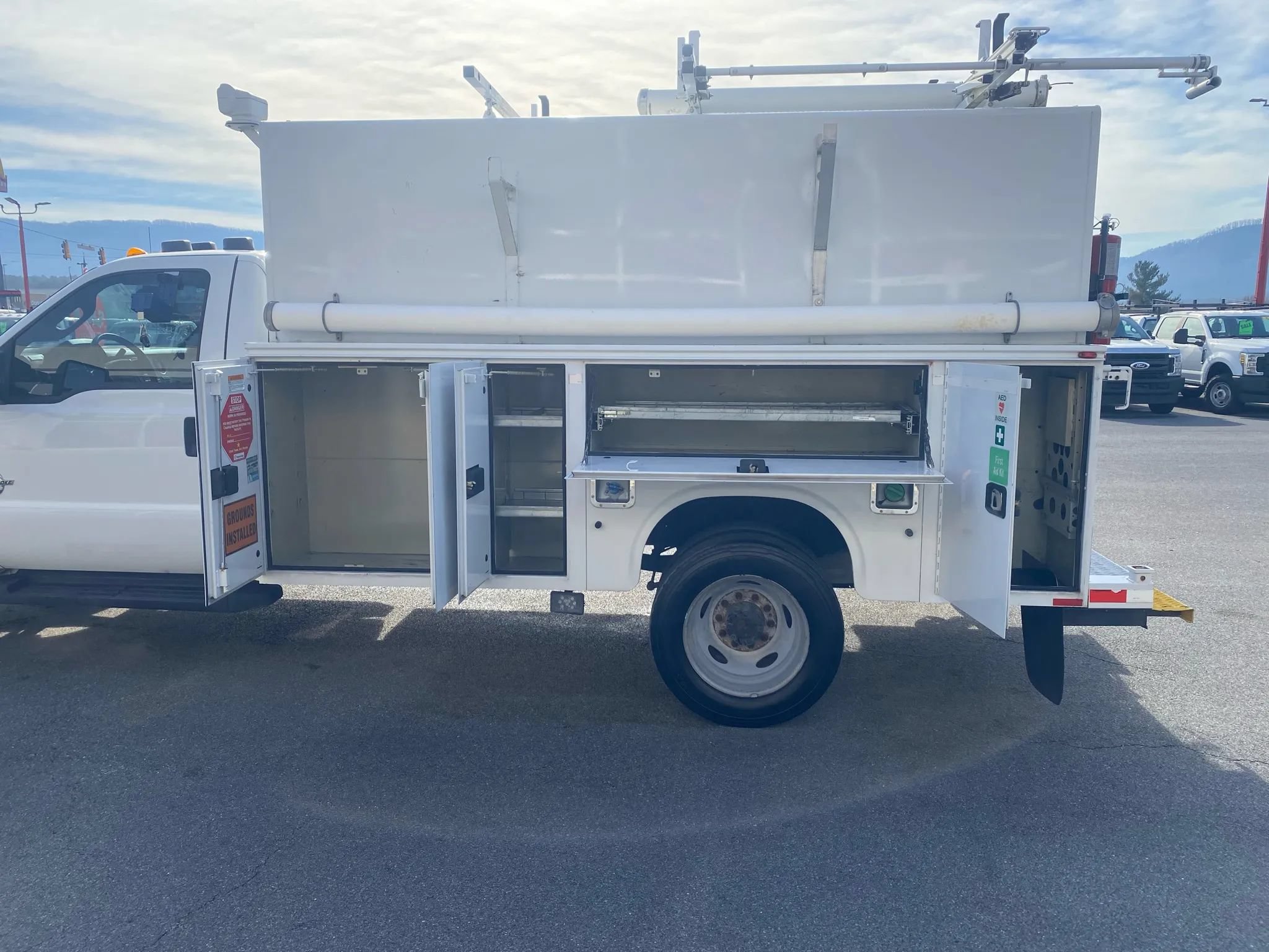 Used 2015 Ford F550 4x4 Regular Cab Super Duty image 26