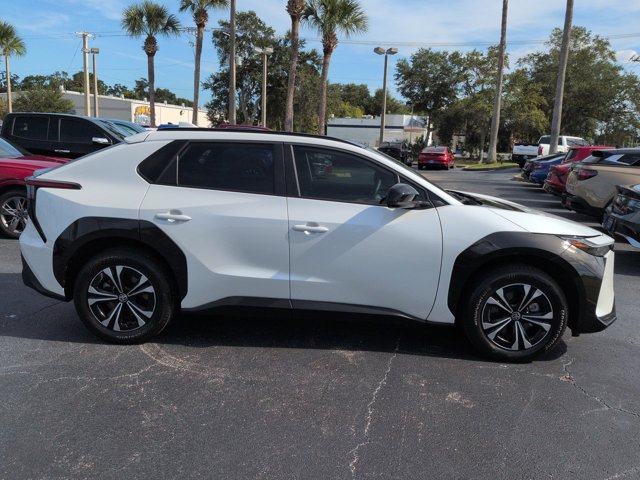 Used 2024 Toyota bZ4X FWD image 3