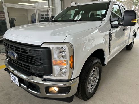 New 2026 Ford F250 XL w/ XL Chrome Package RWD image 3