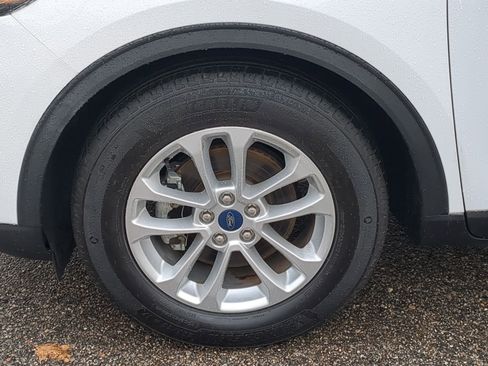 Used 2020 Ford Escape SE image 17