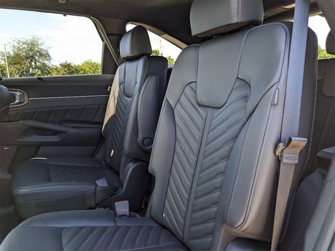 Certified 2025 Kia Sorento SX Prestige image 20