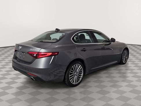 Used 2017 Alfa Romeo Giulia Ti w/ TI Performance Package AWD/4WD image 8
