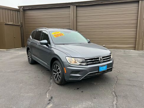 Used 2021 Volkswagen Tiguan SE image 1